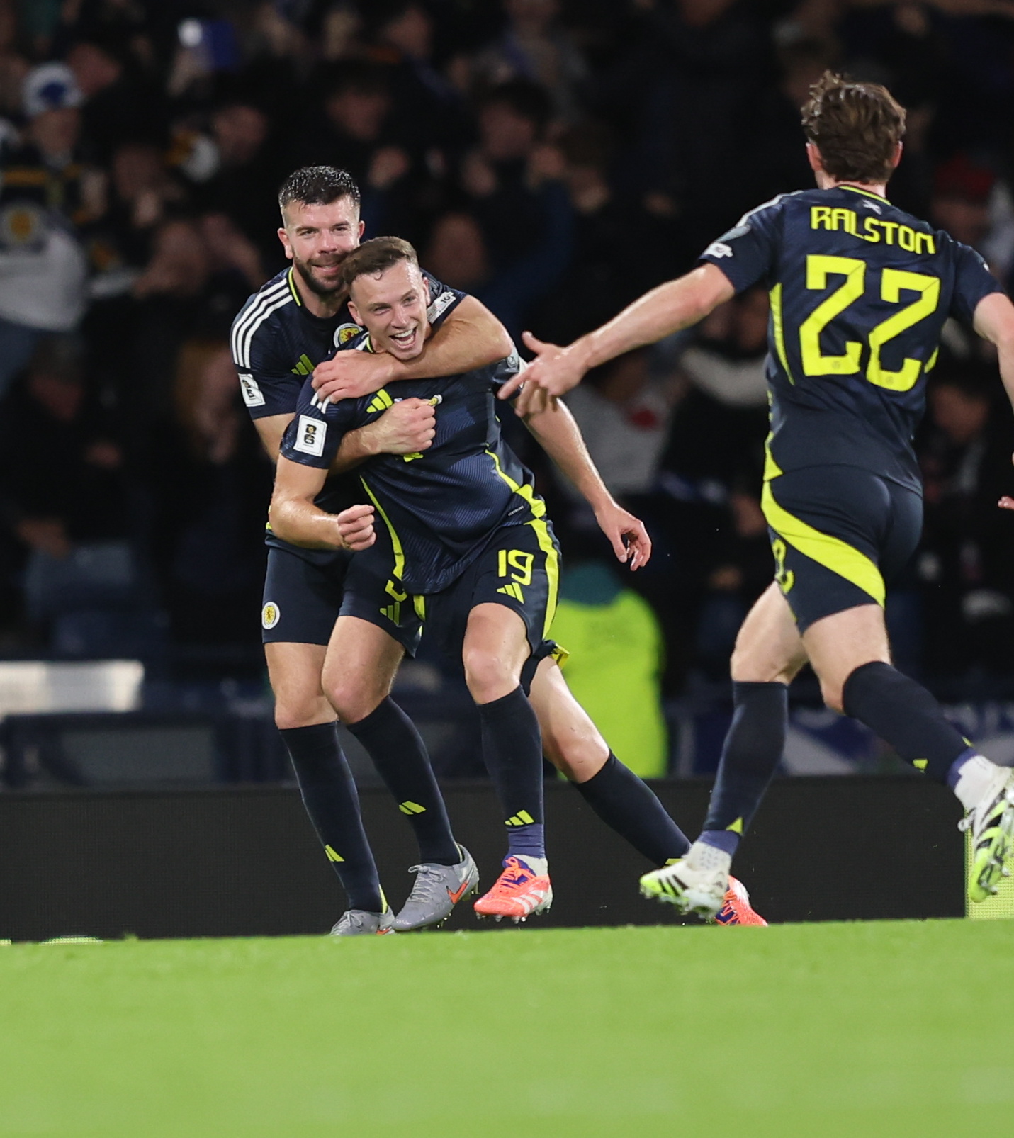 英格兰战平苏格兰，球迷情绪激动不已的简单介绍