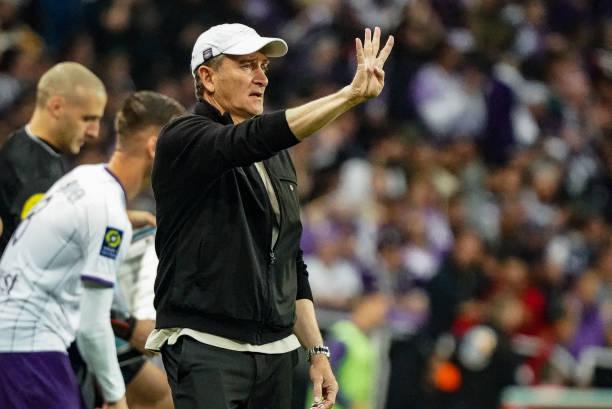 图卢兹连续两场失利，主帅紧急召开战术讨论会的简单介绍